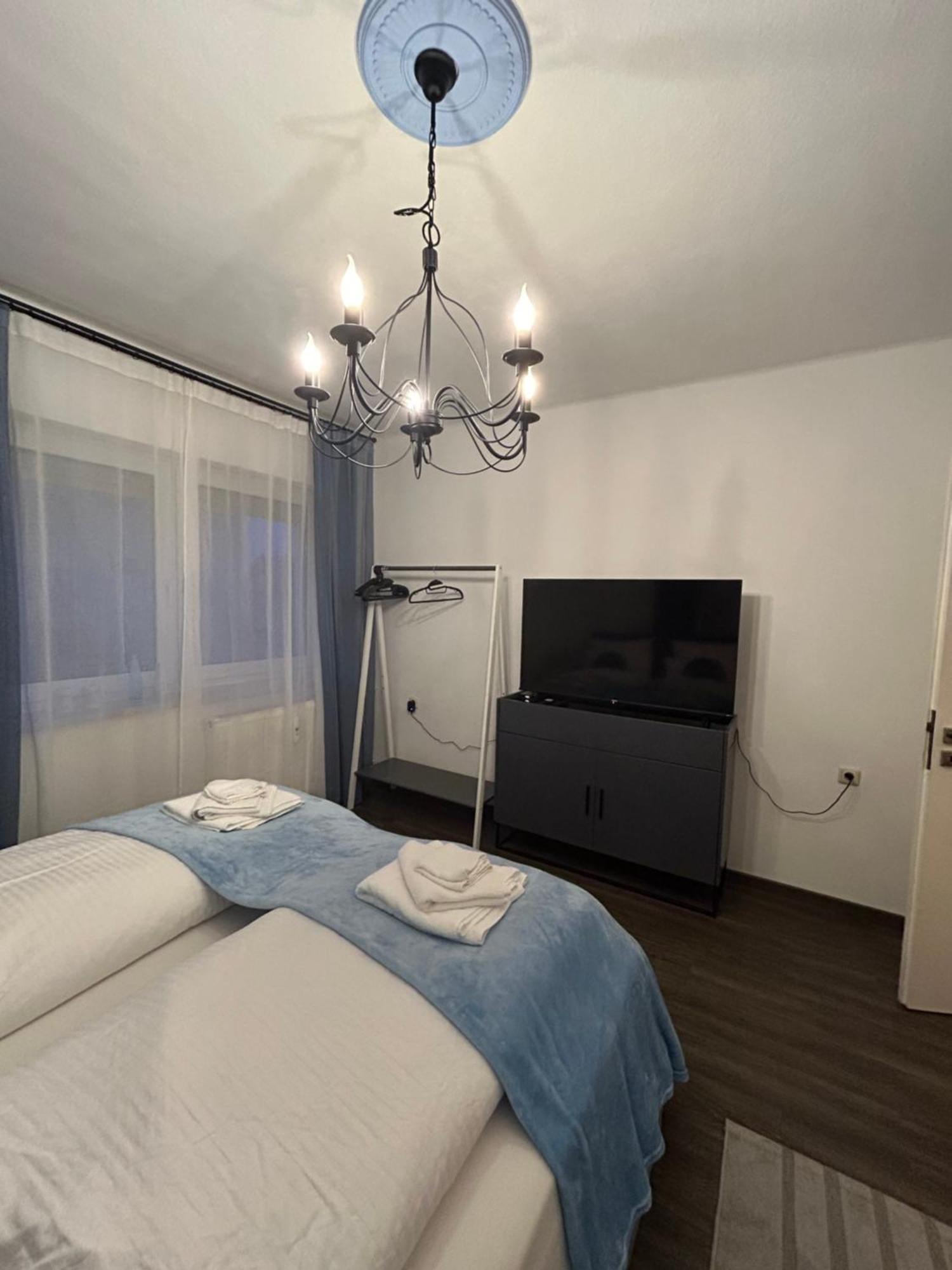 Mintara Apartment Charme Der Stadt Parkplatz Netflix Und Sky Lichtenfels  Bagian luar foto